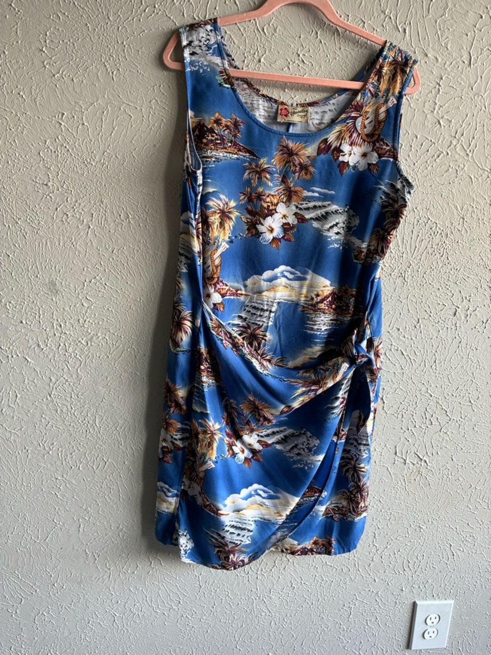 Hilo Hattie Blue Floral Hawaiian Shirt with Red Logo Tag - Picture 15 of 15